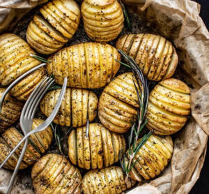 delicious air fryer hasselback potatoes